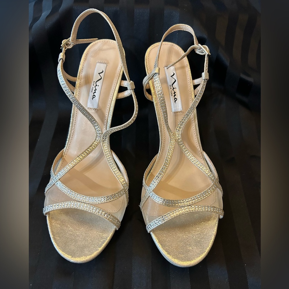Like New Women’s NINA Gold Strappy Heels - Size 11
